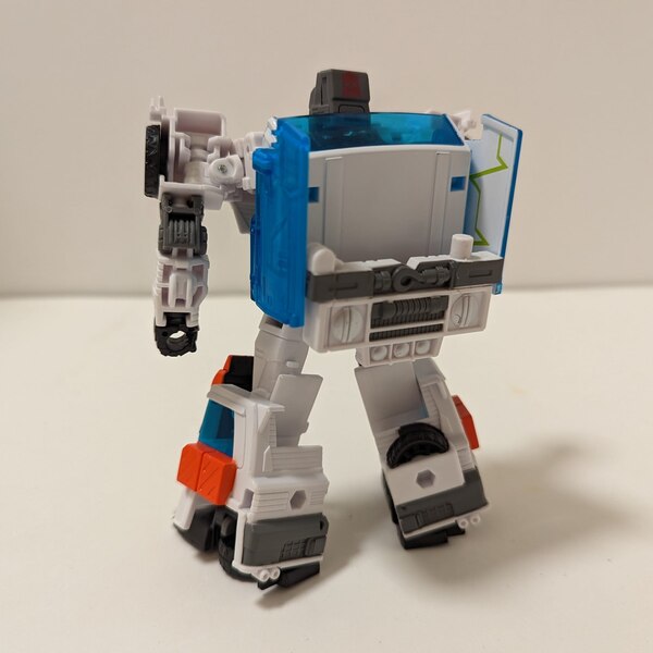 Leaked Transformers Legacy Medix Deluxe Holiday Exclusive Figure  (4 of 8)